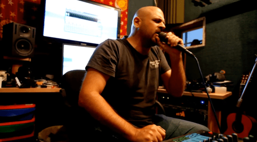 ספרים, ריקודים ואופנועים