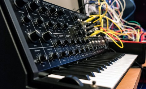 בינתיים, בתחנת החלל ניר